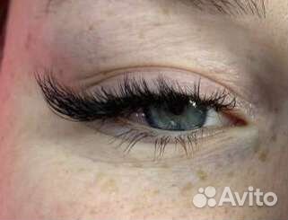 Мастер по наращиванию ресниц
