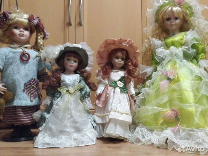 Куклы фарфоровые