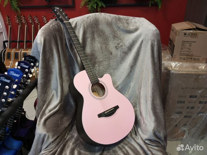 Акустическая гитара розовая MR