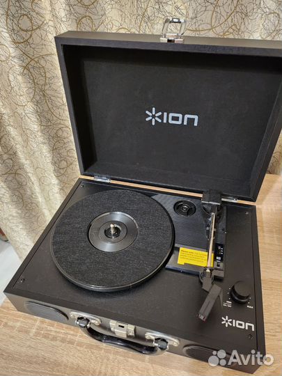Проигрыватель пластинок ion
