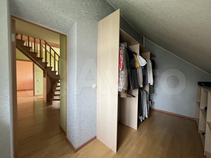 Дом 289 м² на участке 8 сот.