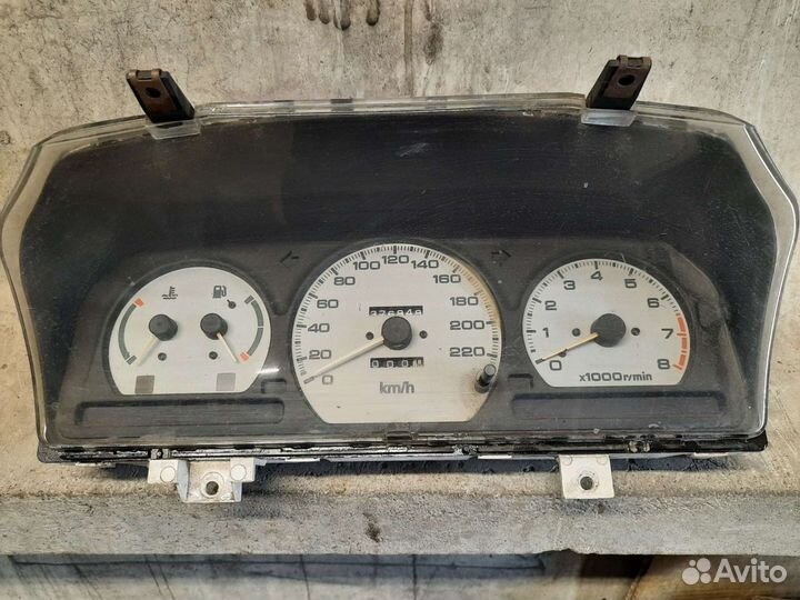 Приборная панель Mitsubishi space wagon 2