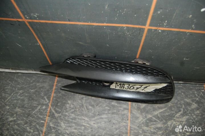 Заглушка бампера переднего левая - Mercedes-Benz