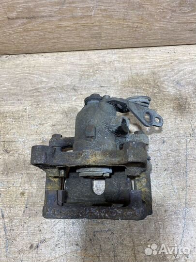 Суппорт задний левый Ford Mondeo 4 S28