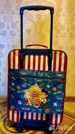 Чемолан детский на колесиках