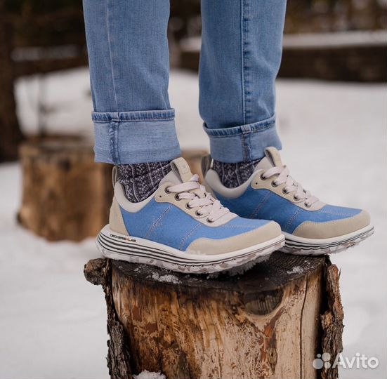 Женские кроссовки Deckers 35/36