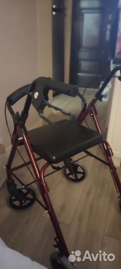 Ходунки-роллаторы