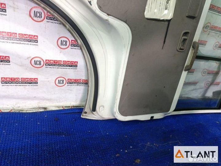 Дверь передний правый nissan civilian