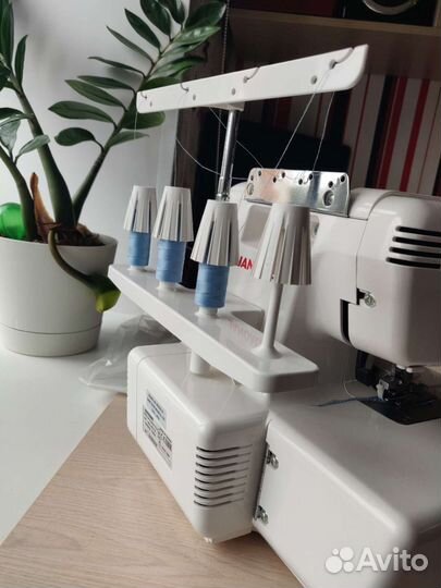 Швейная машина Janome mylock 714