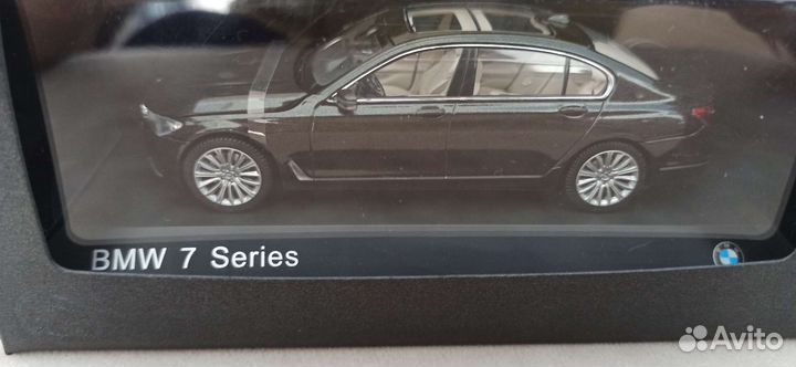 Коллекционная мини машина BMW 7 Series