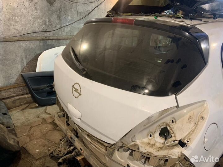 Крышка багажника Опель Корса D