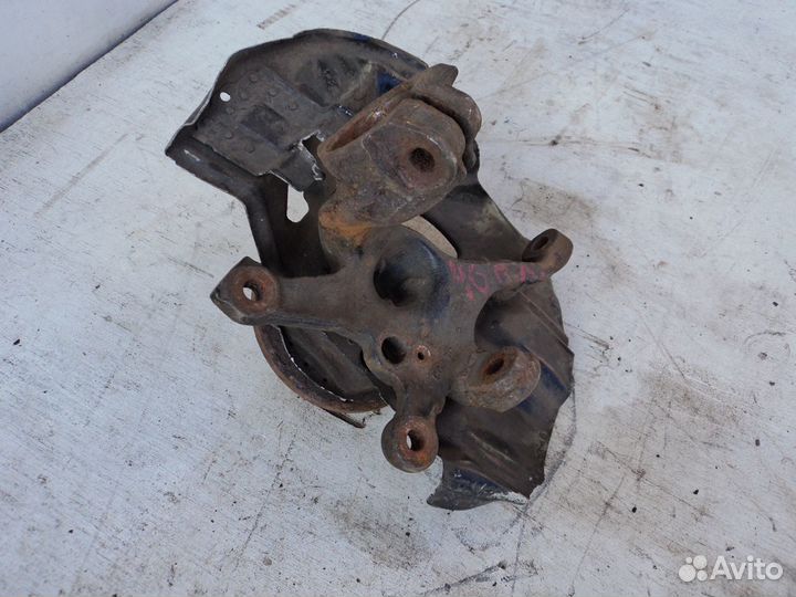 Кулак поворотный передний левый BMW E46 E 46