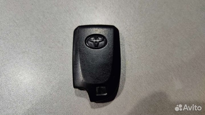 Смарт ключ Toyota Porte Spade 2012-2015 правруль