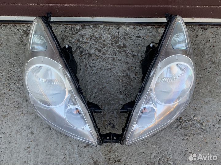 Nissan Note E11 - Фара передняя левая