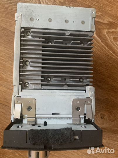 Штатная магнитола и рамка-бардачок на Туарег 1