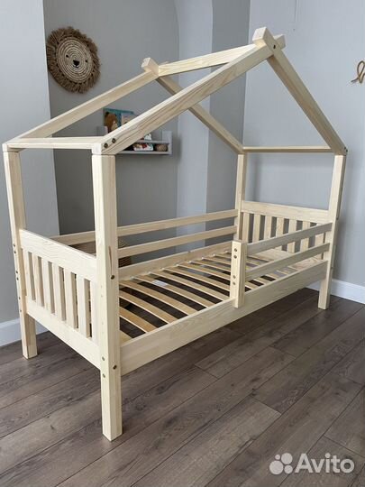 Детская кровать от 3 лет домик
