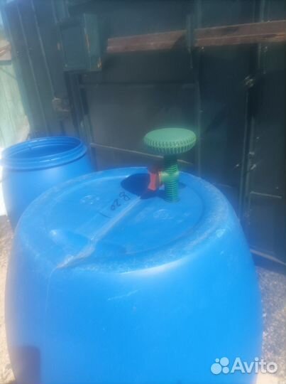 Бочки с кранами 170 литров (пищевые)