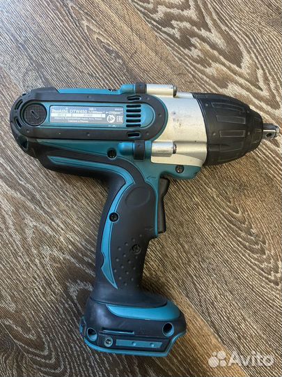 Гайковерт аккумуляторный makita 440Nm