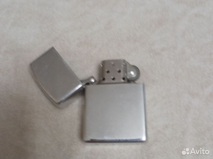 Зажигалка бензиновая