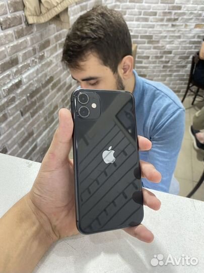 iPhone 11, 64 ГБ