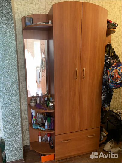 Шкаф в прихожую б/у