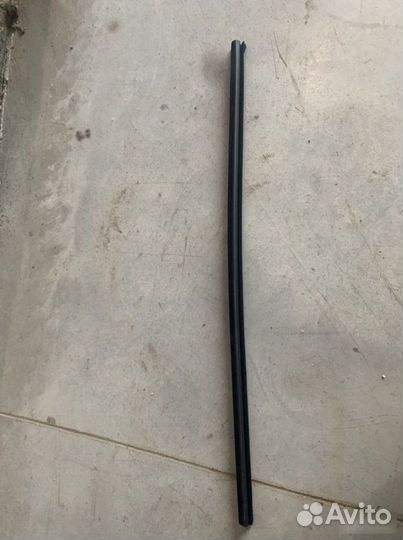 Уплотнитель стекла задний правый Hyundai Solaris