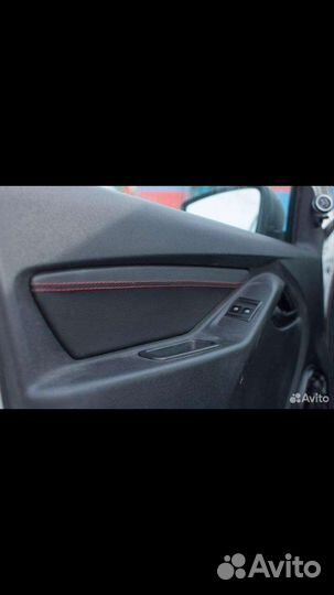 Дверные ручки на гранту со строчкой