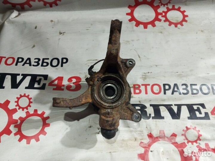 Кулак поворотный со ступицей передний левый Toyota