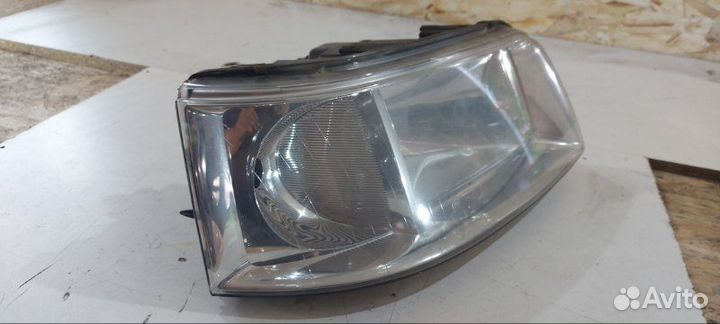 Фара галогеновая передняя правая Volkswagen