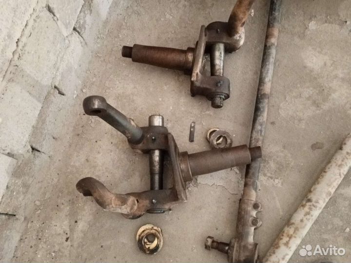 Кулак поворотный маз