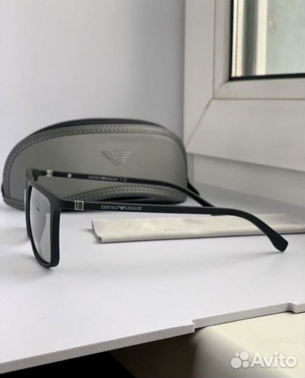 Солнцезащитные очки emporio armani polaroid