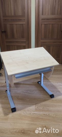 Растущая парта и стул бу