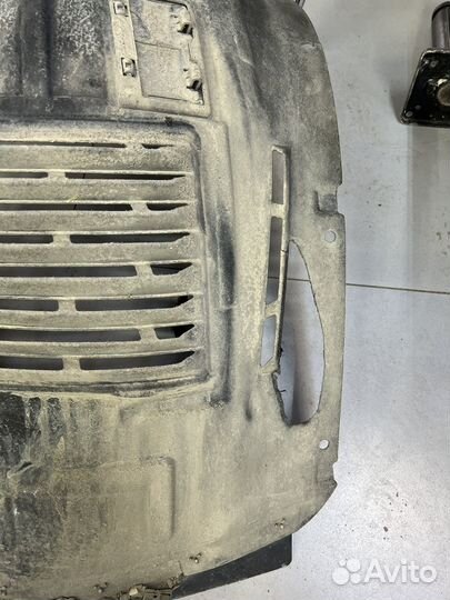 Подкрыльник на merceges gls 6.3 167 кузов