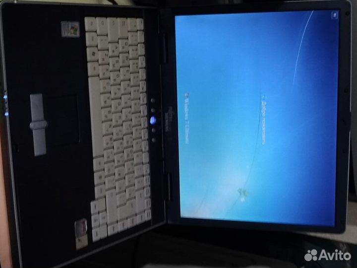 Fujitsu-Siemens Amilo Pro V-7010