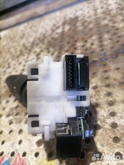 Переключатель подрулевой Nissan Tiida