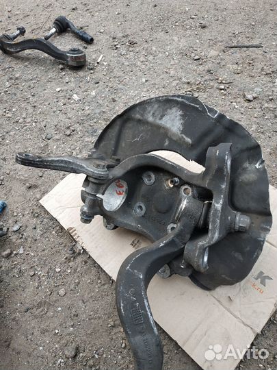 Передний левый поворотный кулак цапфа BMW E60 E61