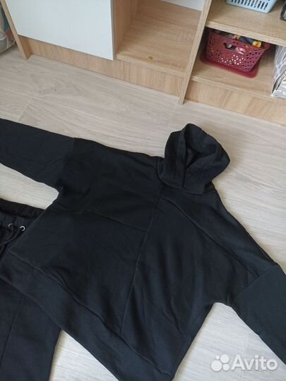 Спортивный костюм женский