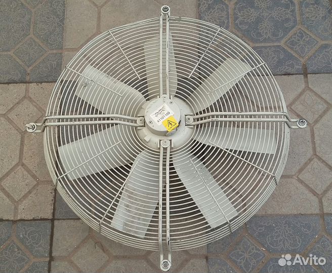 Осевой вентилятор 560мм