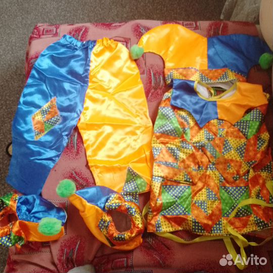 Продам костюм петрушка