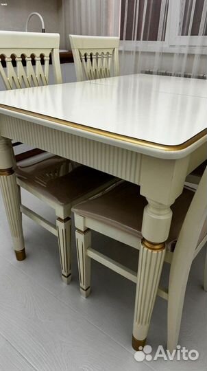 Кухонный стол. Доставка по всей России