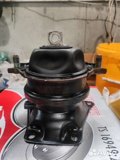 Подушка двигателя Хонда crosstour