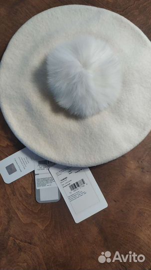 Шапка Catya, берет с меховым помпоном