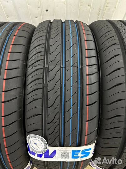 Viatti Strada 2 (V-134) 215/50 R17 95W