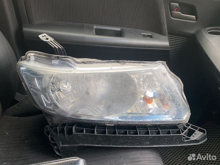 Передние фары на honda фрид спайк