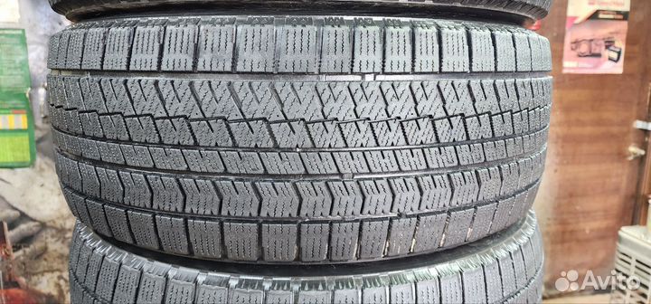 Bridgestone Blizzak VRX2 245/45 R19 98Q