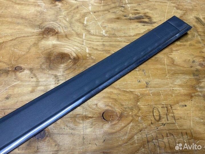 Молдинг на дверь задний левый Volvo S80 TS92