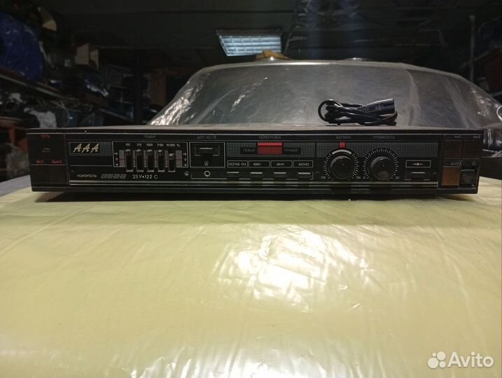 Музыкальный усилитель бу