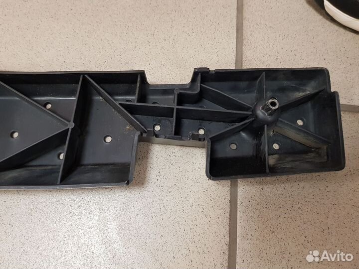 Усилитель бампера Land Rover Freelander 2006-2010