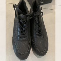 Кроссовки женские