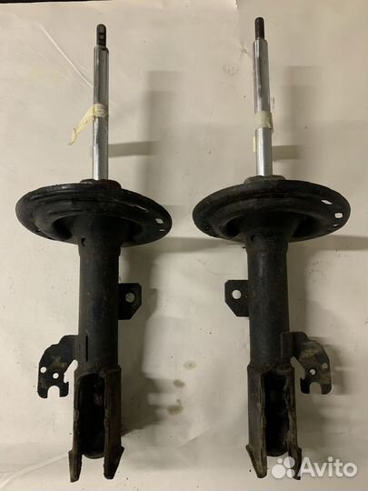 Camry v40 амортизатор задний L/R